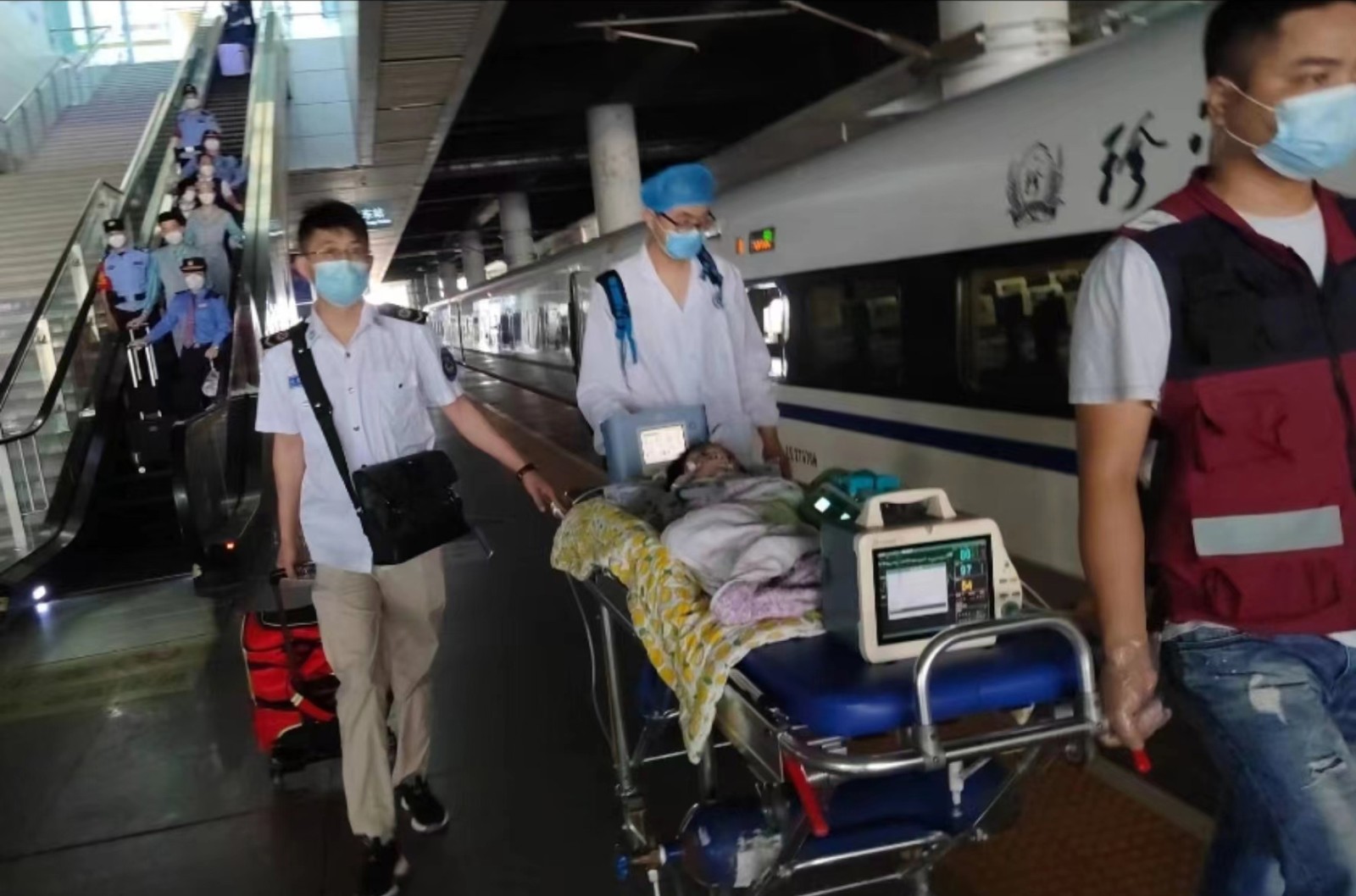 定日县高铁转运公司